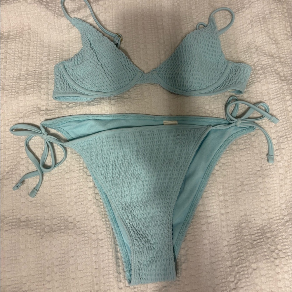 Hollister underwire bikini